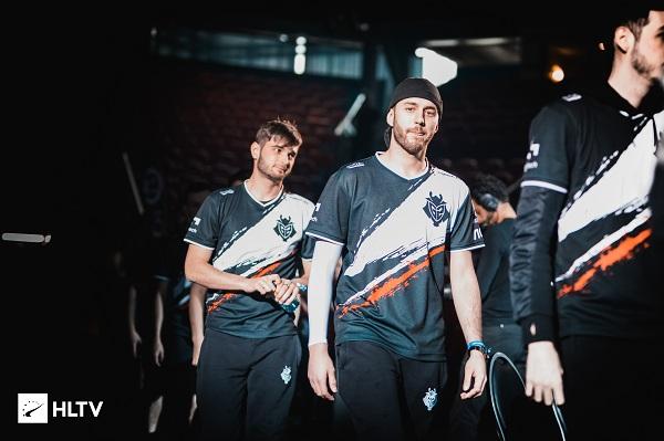 边不停鼓舞 边不停鼓舞